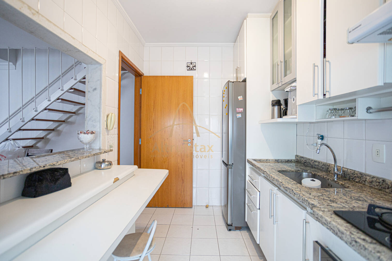 Apartamento à venda com 3 quartos, 96m² - Foto 9