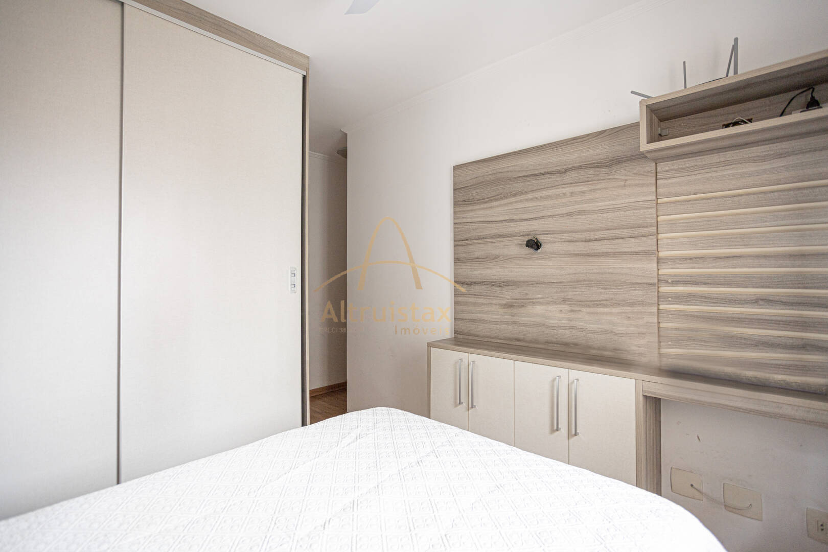 Apartamento à venda com 3 quartos, 96m² - Foto 13