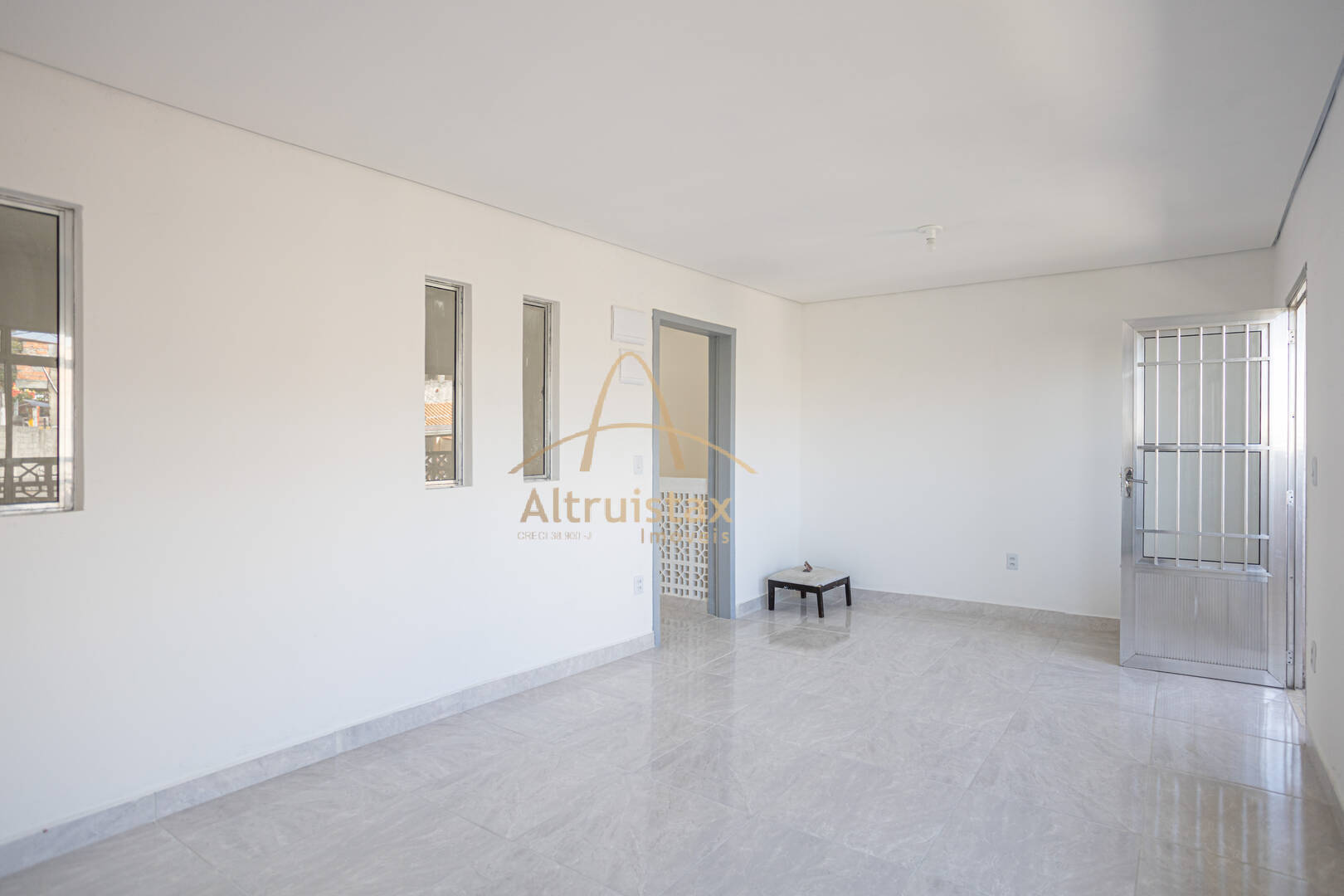 Casa à venda com 5 quartos, 240m² - Foto 32