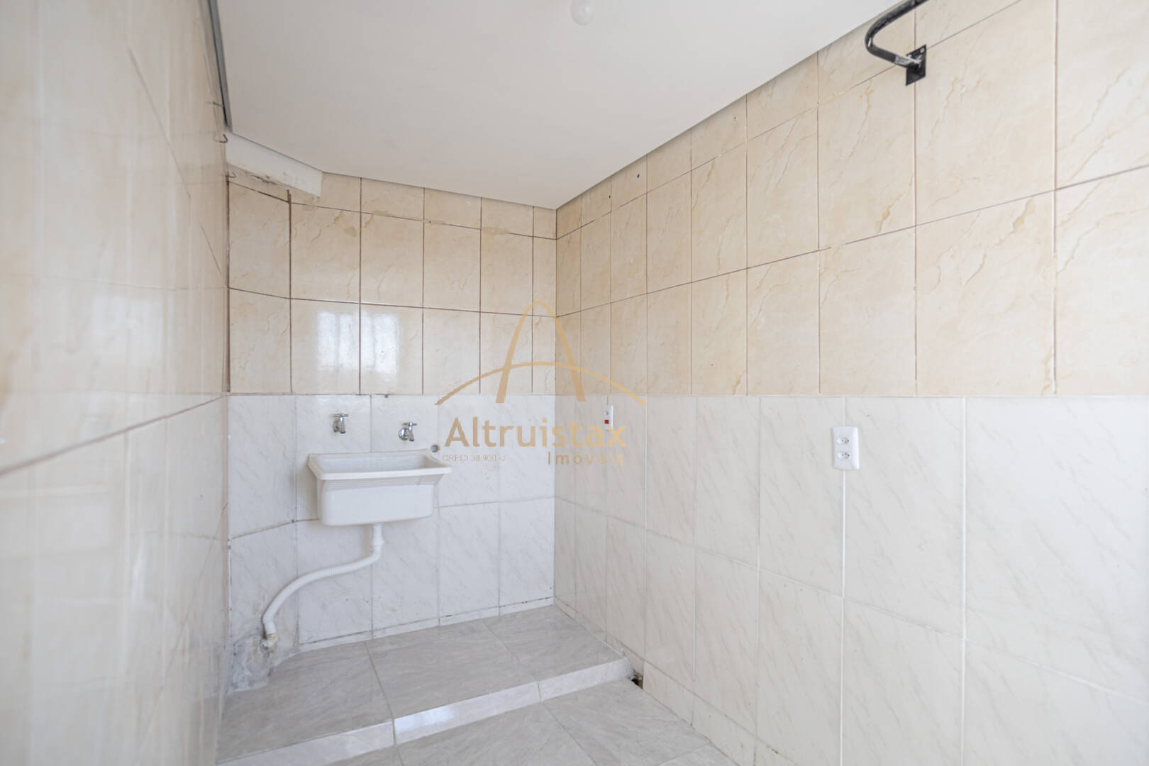 Casa à venda com 5 quartos, 240m² - Foto 41