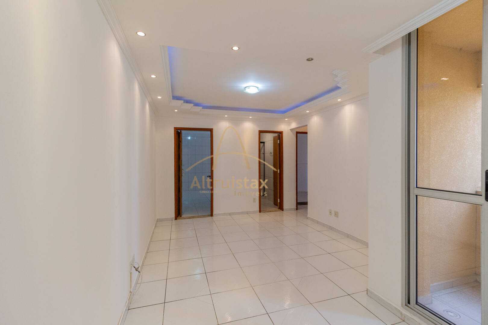 Apartamento à venda com 2 quartos, 67m² - Foto 1