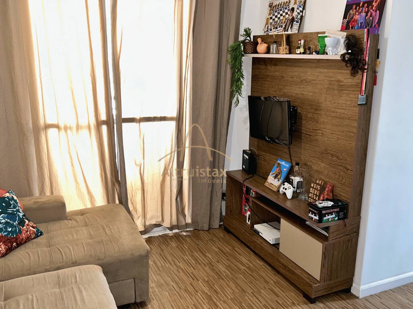 Apartamento à venda com 3 quartos, 75m² - Foto 2