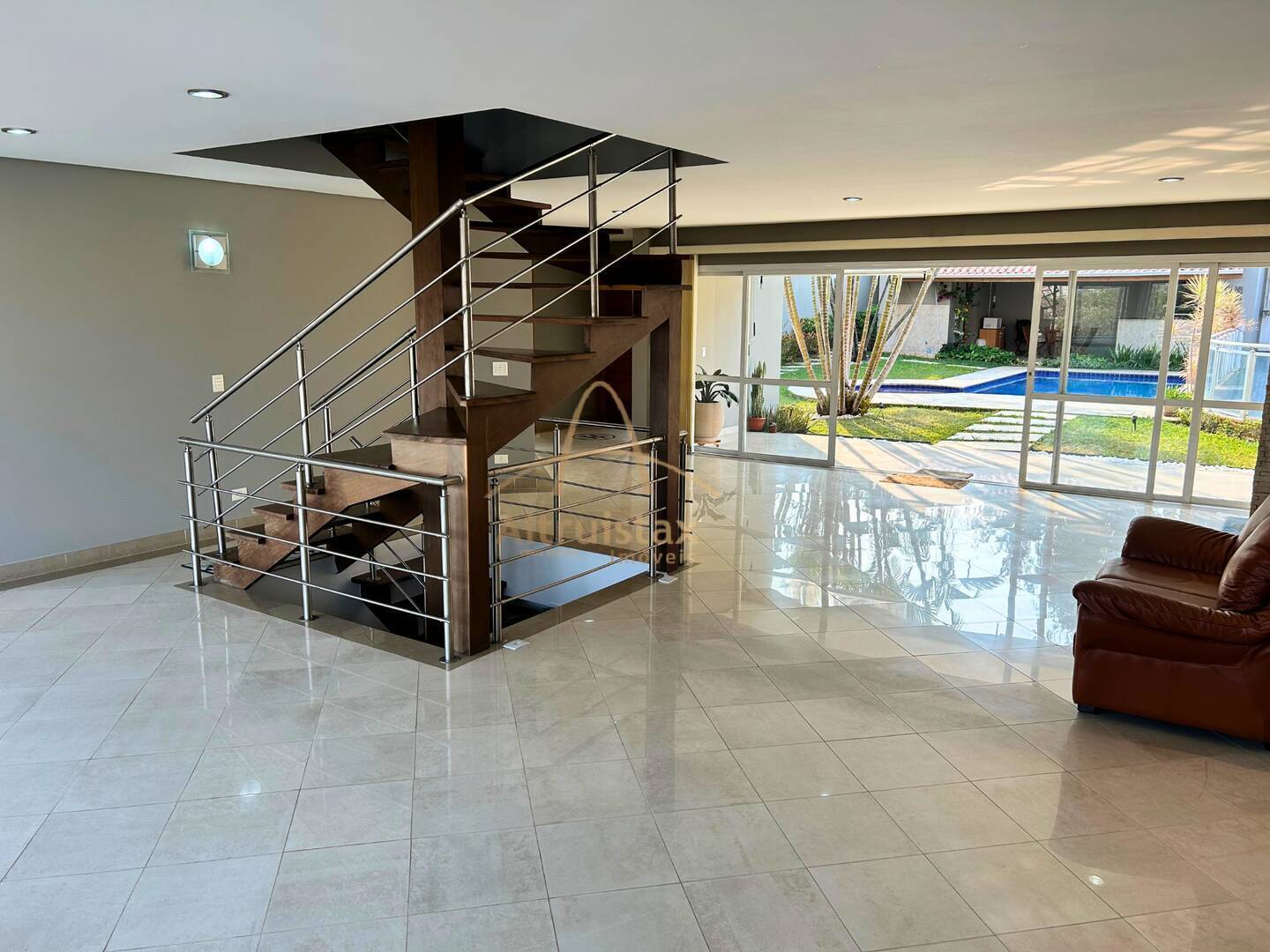 Casa à venda com 4 quartos, 440m² - Foto 4