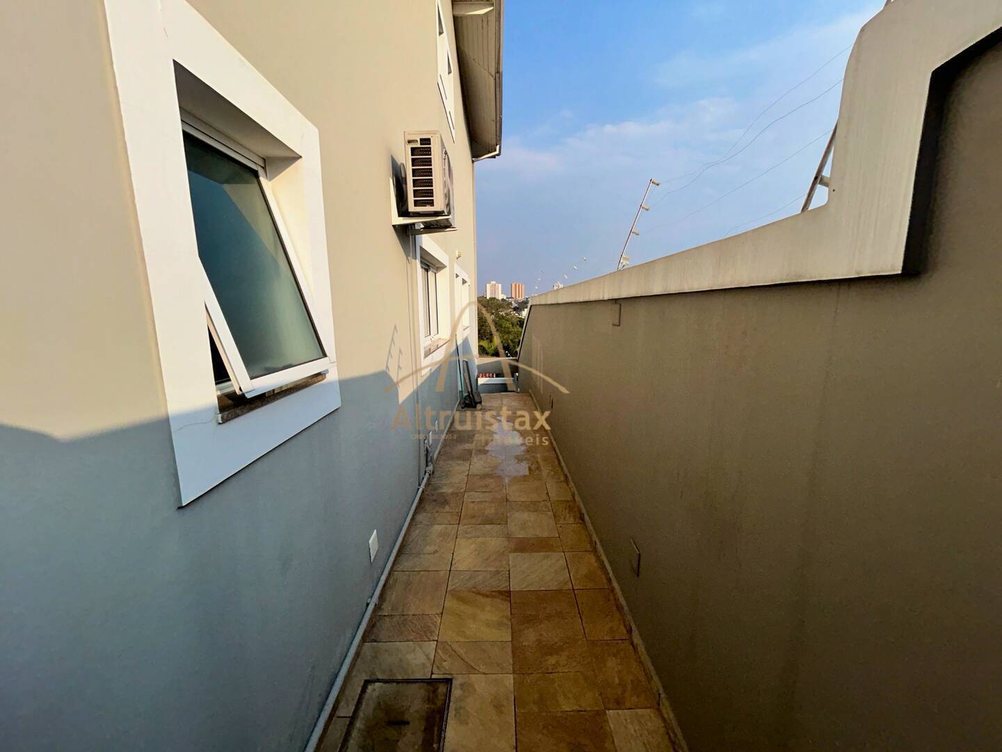 Casa à venda com 4 quartos, 440m² - Foto 32