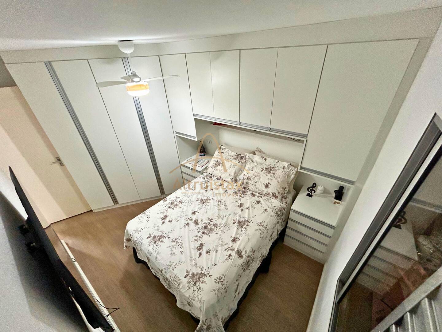 Apartamento à venda com 2 quartos, 55m² - Foto 10