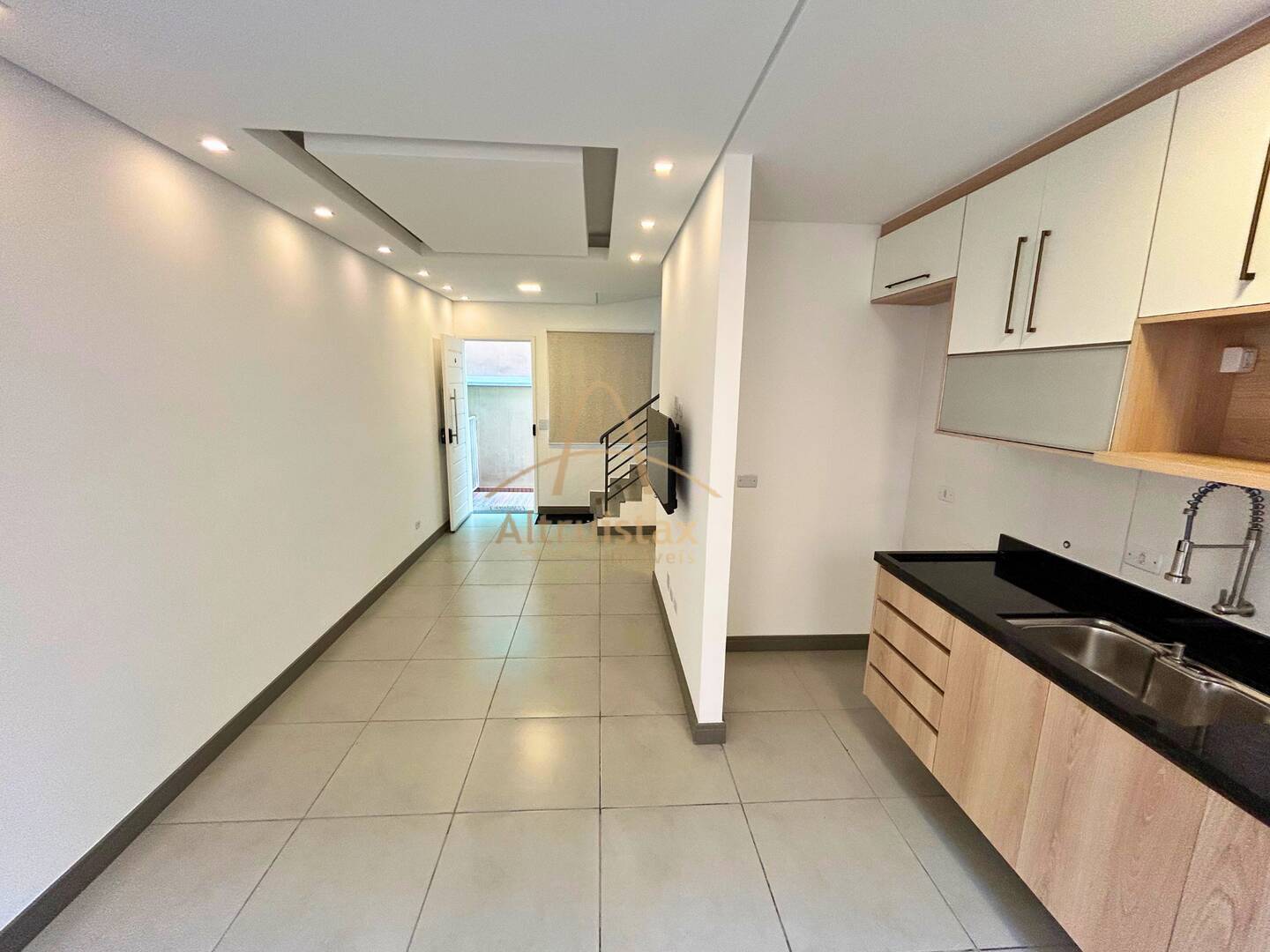 Casa à venda com 2 quartos, 60m² - Foto 6