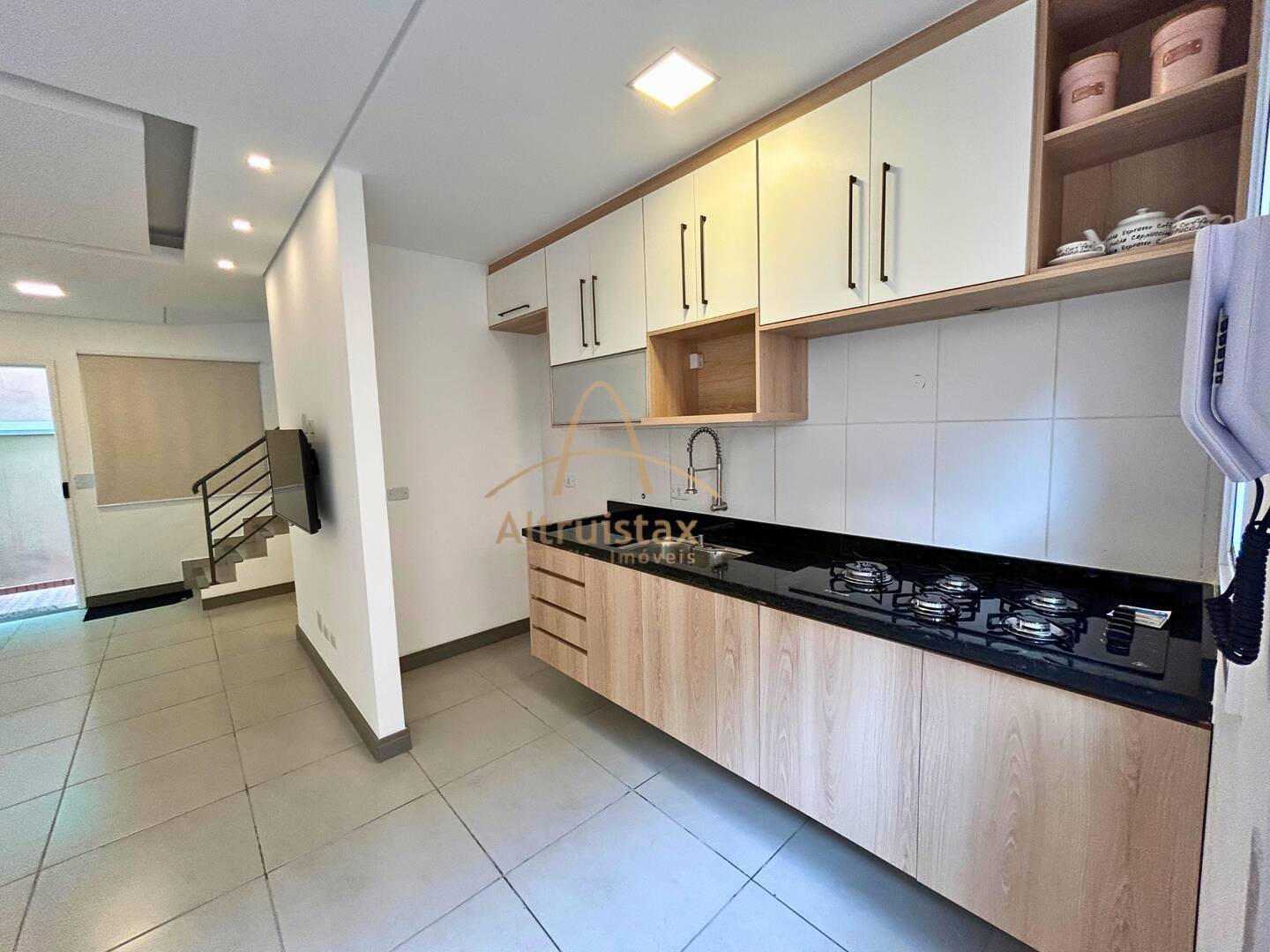 Casa à venda com 2 quartos, 60m² - Foto 10