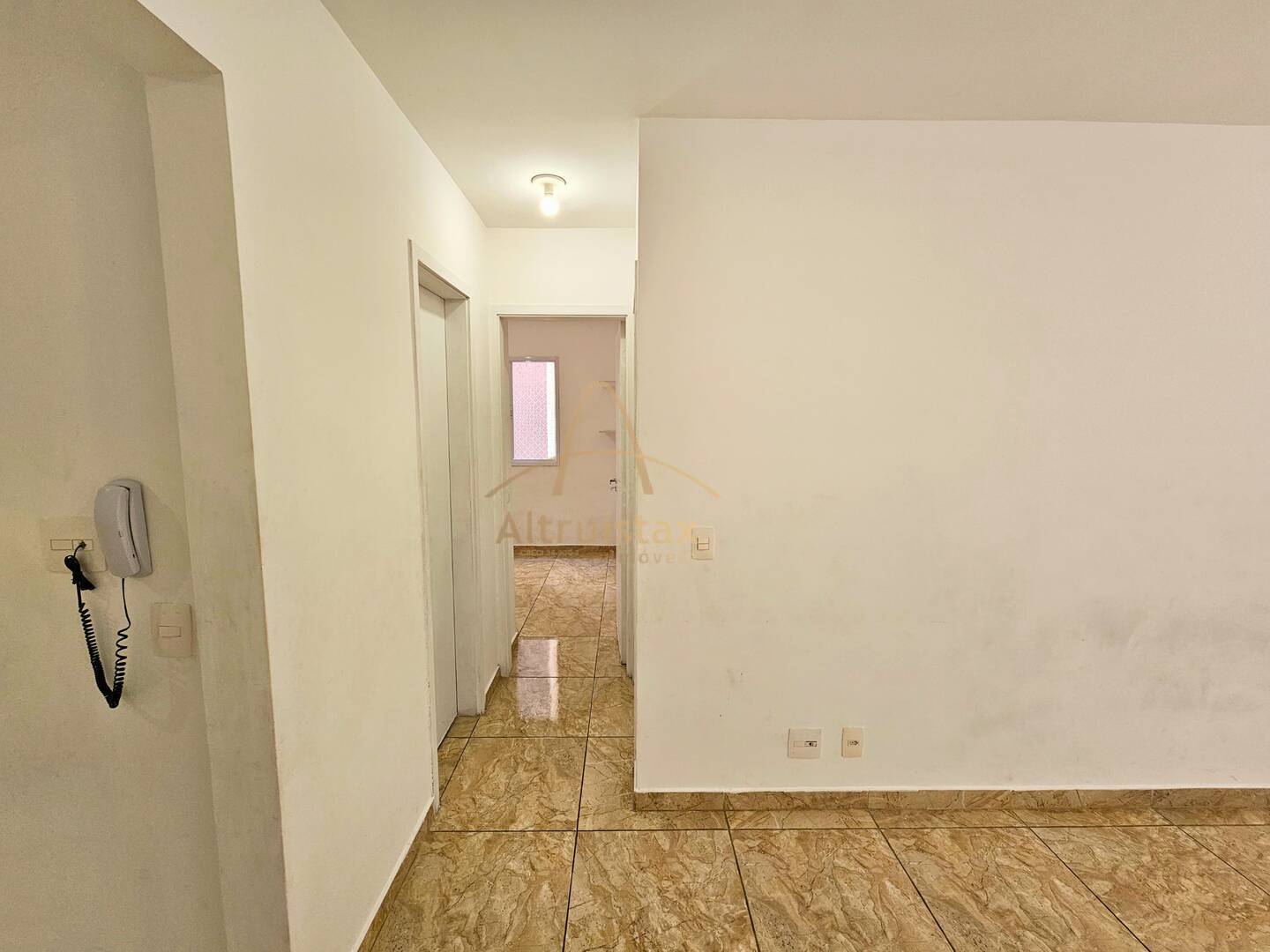 Apartamento à venda com 2 quartos, 45m² - Foto 4