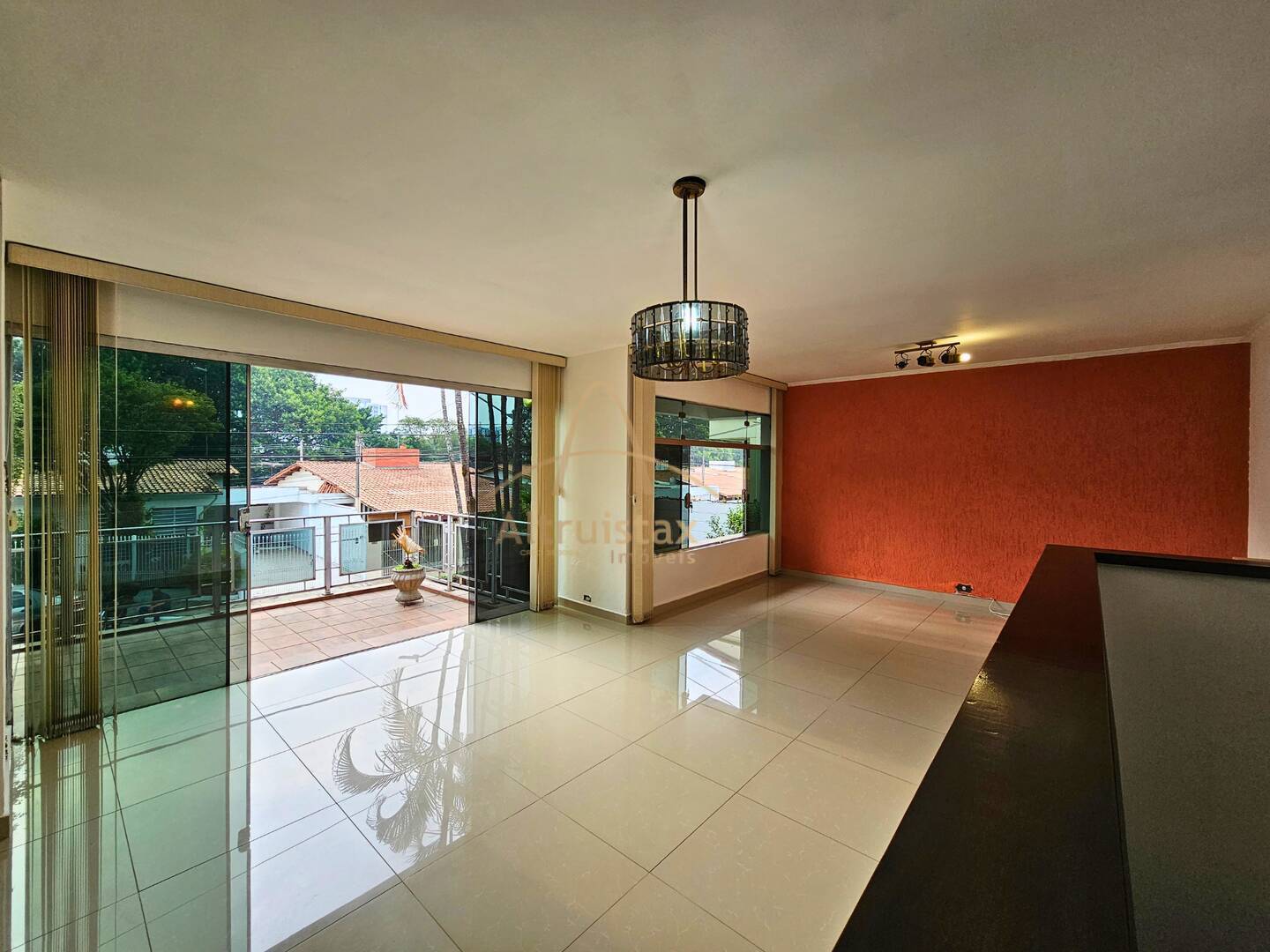 Casa à venda com 4 quartos, 300m² - Foto 3