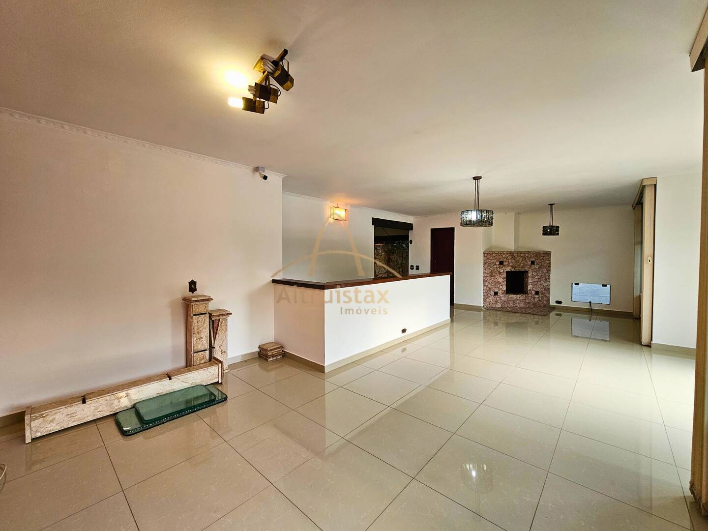 Casa à venda com 4 quartos, 300m² - Foto 5