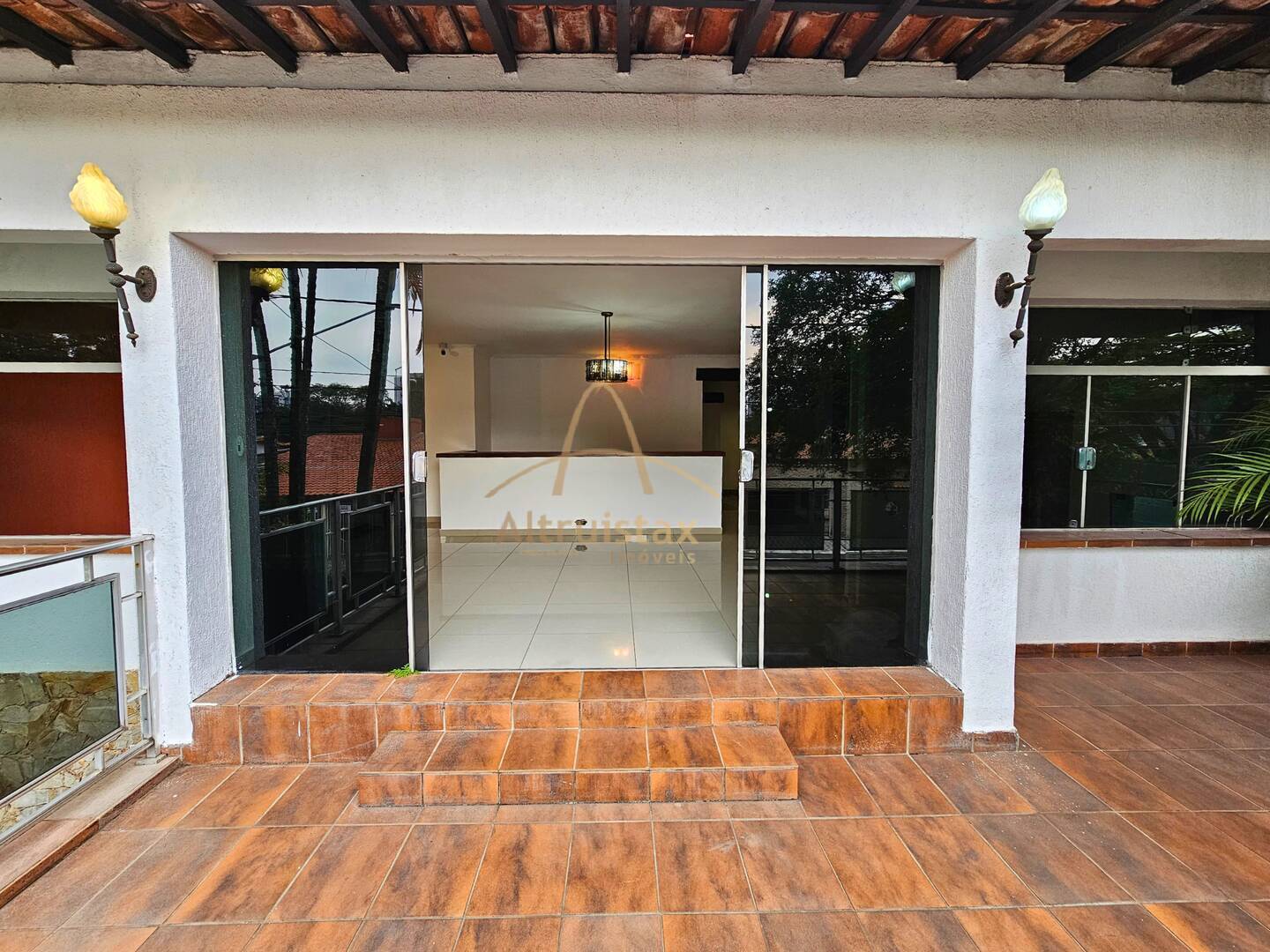 Casa à venda com 4 quartos, 300m² - Foto 8