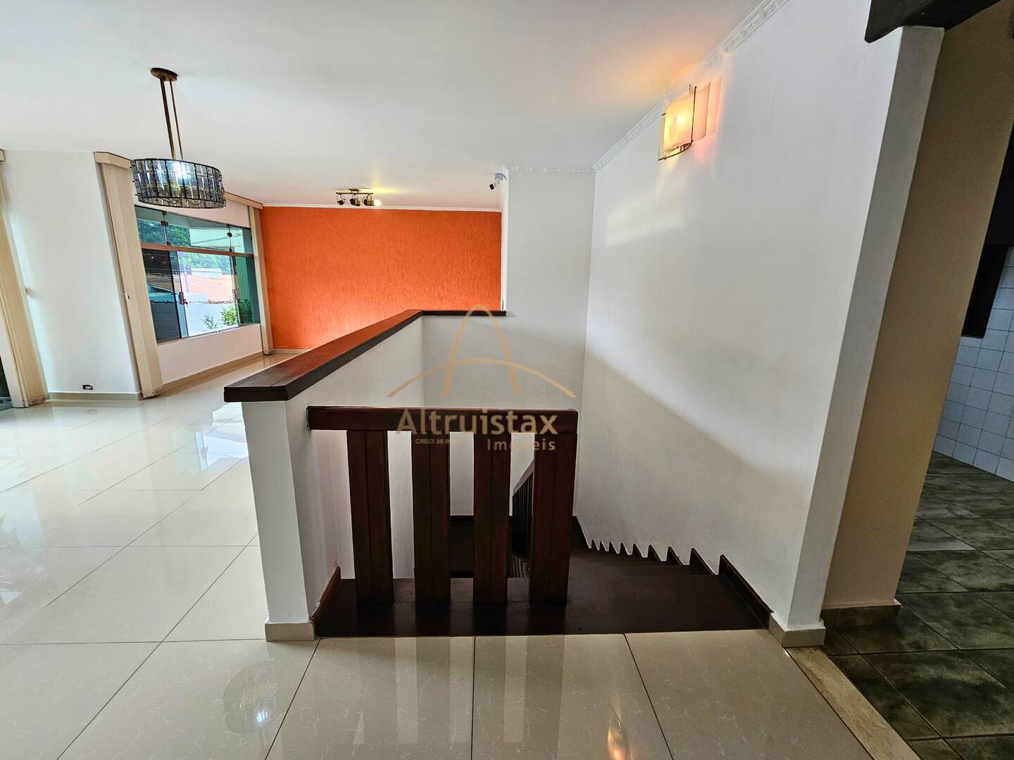 Casa à venda com 4 quartos, 300m² - Foto 11