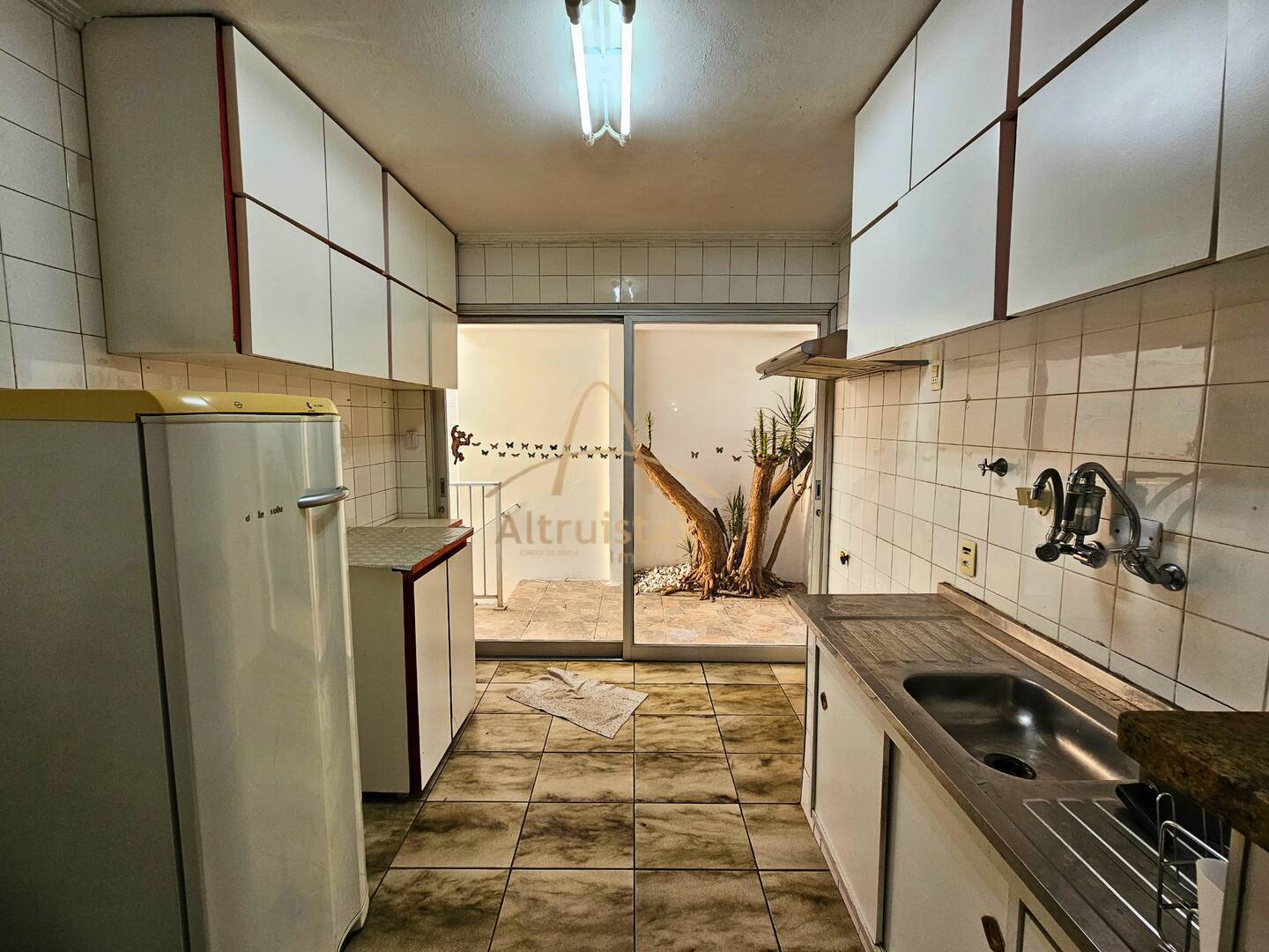 Casa à venda com 4 quartos, 300m² - Foto 18