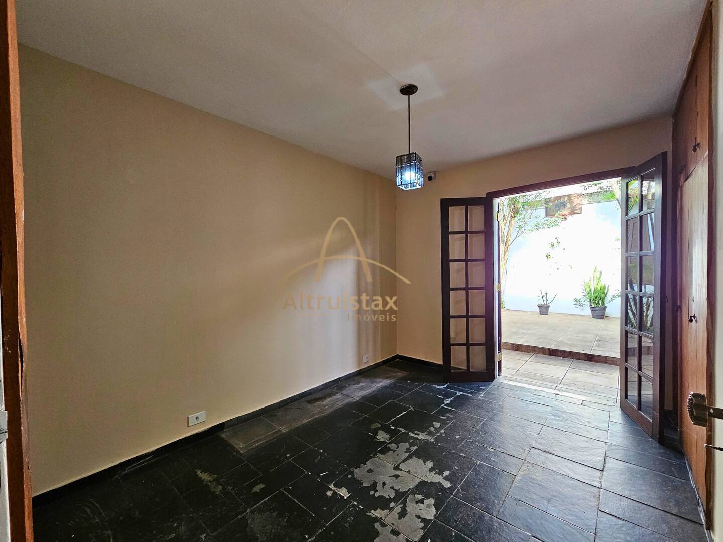 Casa à venda com 4 quartos, 300m² - Foto 33