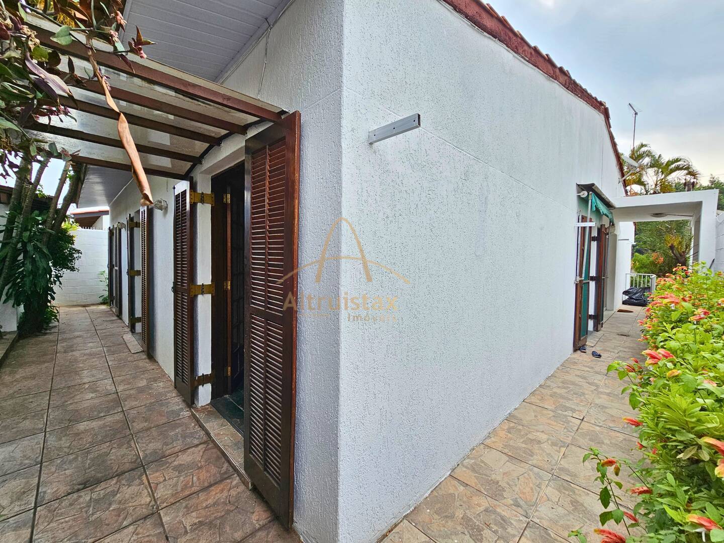 Casa à venda com 4 quartos, 300m² - Foto 47